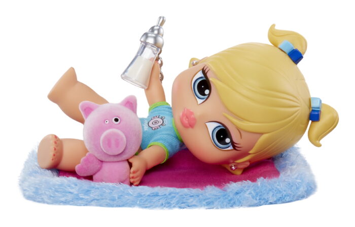 Babyz Cloe Collectible Fashion Doll with Real Fashions and Pet - Image 4